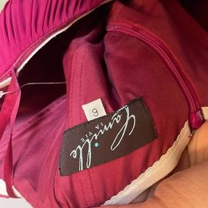 This is a perfect prom dress and it was never worn but the tags are taken out!